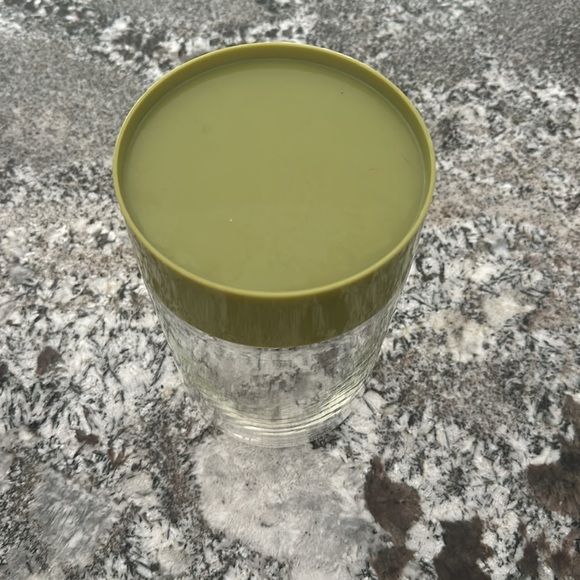 Pyrex Avocado Green see ‘n store canister with lid - Picture 2 of 8